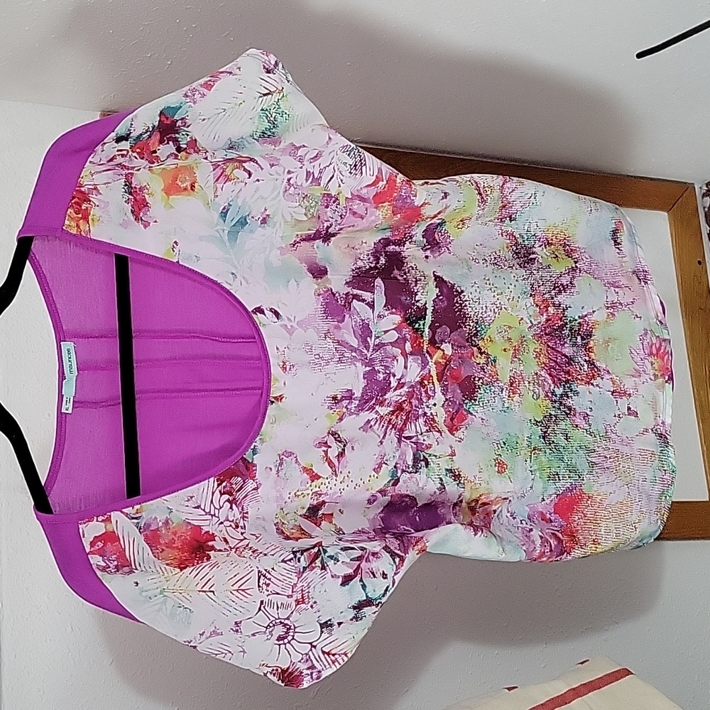 XL scoop-neck purple pattern tee